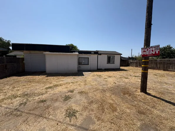 38745 1/2 Campbell Dr, Dinuba, CA 93618