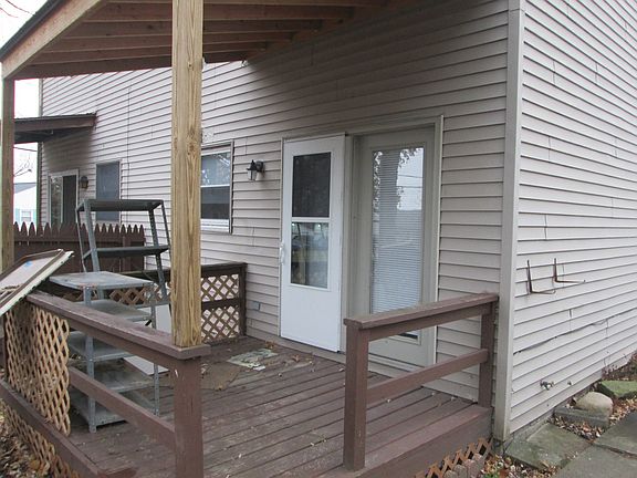3rd image of 103 Hazel St