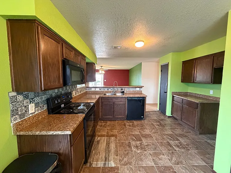 7258 E 36th Pl — Photo 9