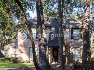 14 Woodhaven Wood Dr, Spring, TX 77380