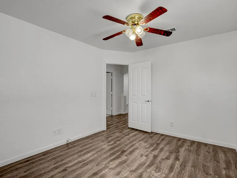 3557 Sedwick Dr — Photo 39