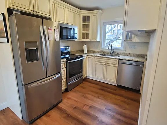 3rd image of 14 Swamscott St