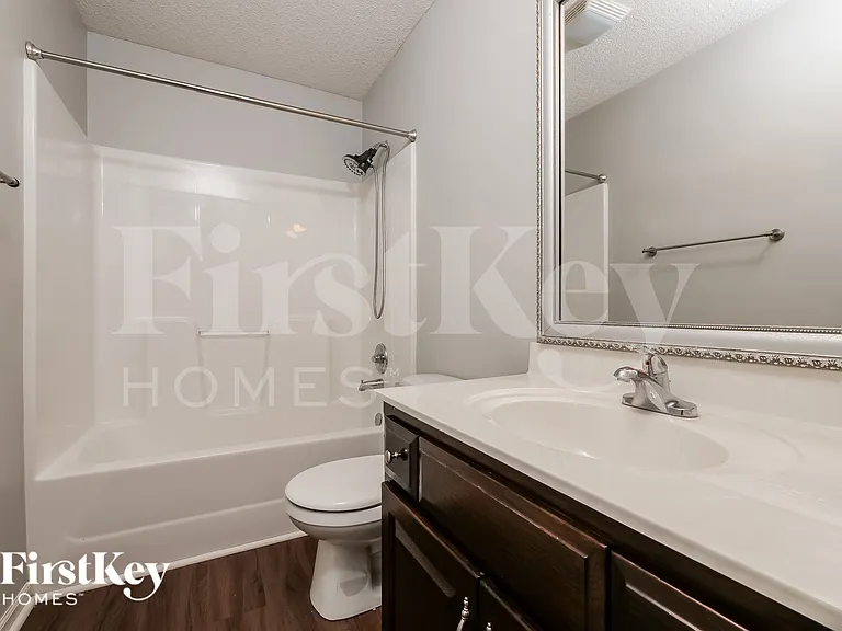 1224 N 133rd Ter — Photo 14