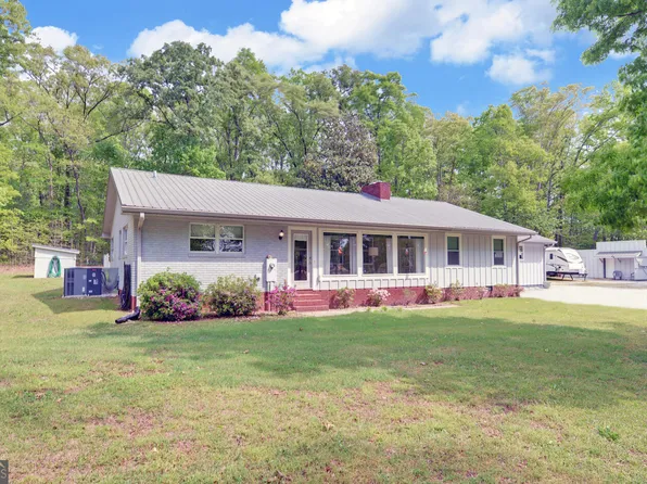 1132 Plantation Rd, Elberton, GA 30635