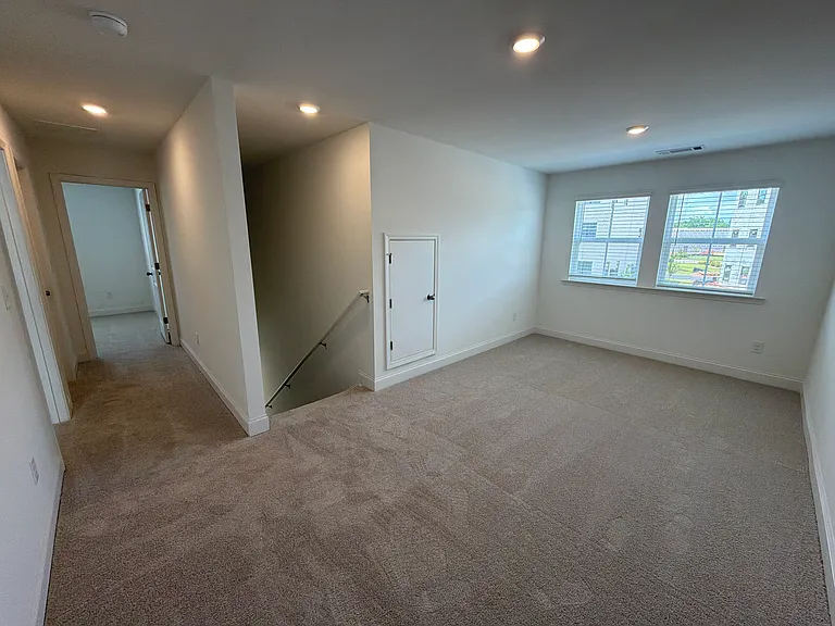 109 Prospect Ave — Photo 32