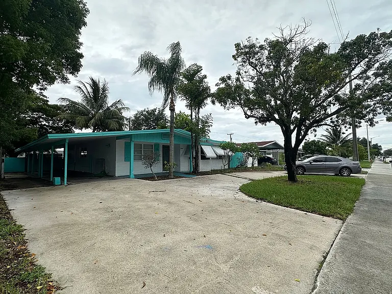 9308 N Military Trl — Photo 17