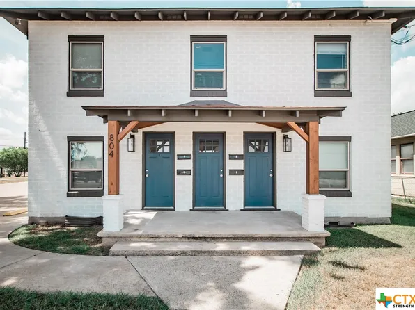 802 & 804 E Nueces St, Victoria, TX 77901