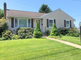 331 Pearl St, Bath, PA 18014