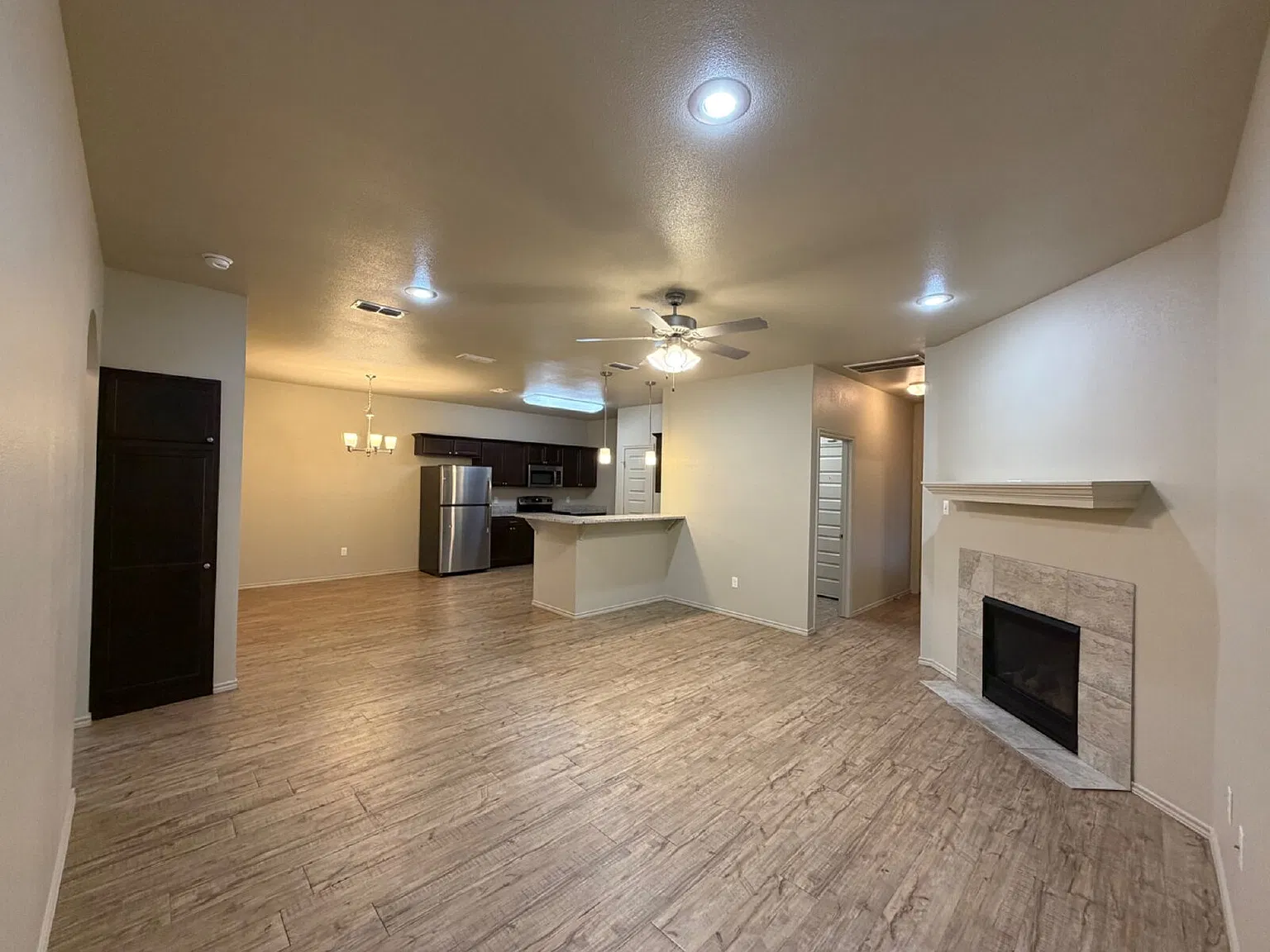 3 bed, 2.0 bath, 1500 sqft, $1,550 — Photo 2