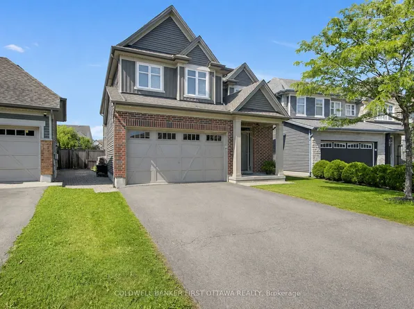 104 Gracewood Cres, Ottawa, ON K1T 0J5