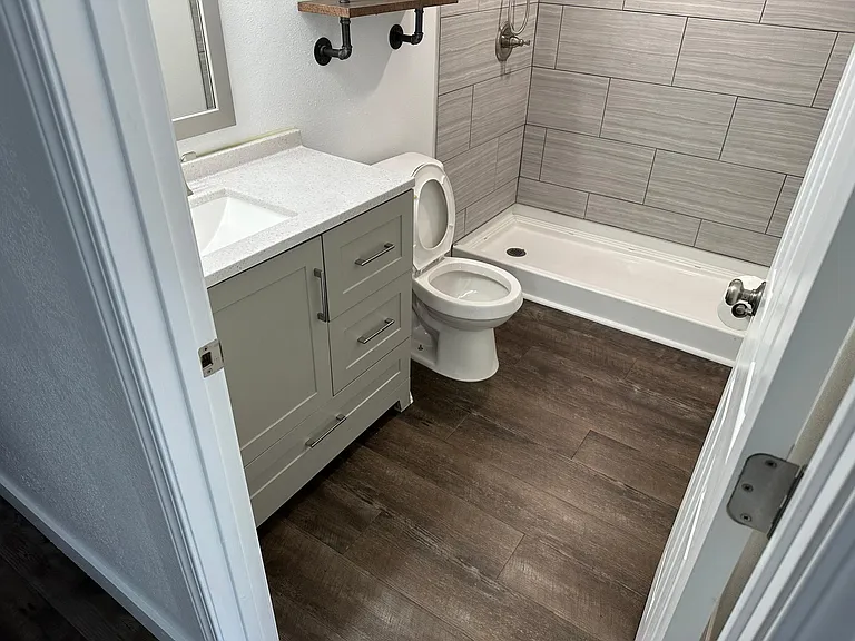 1001 W 77th Ave — Photo 11
