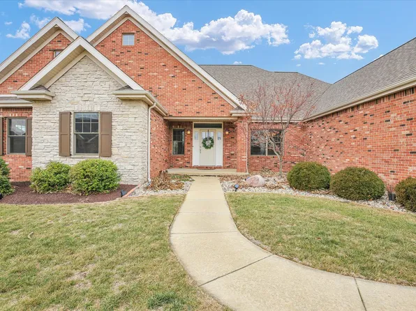 1409 Yorkshire Dr, Savoy, IL 61874