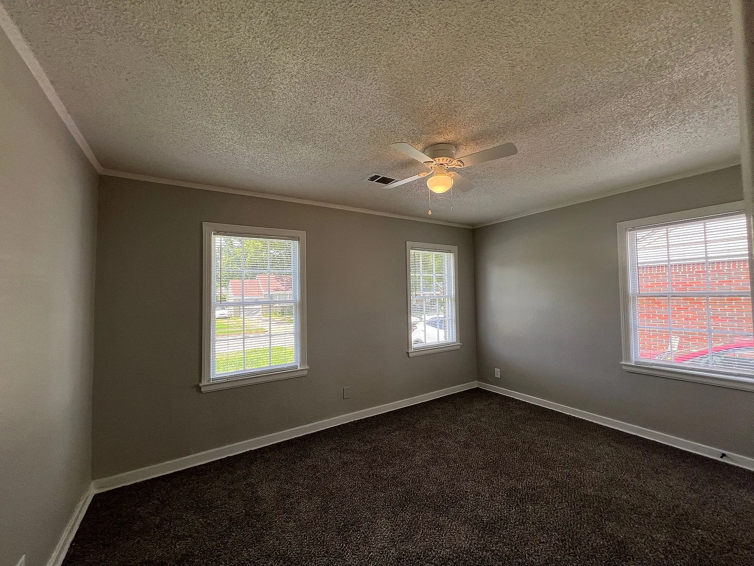 3173 Jade Ln — Photo 3