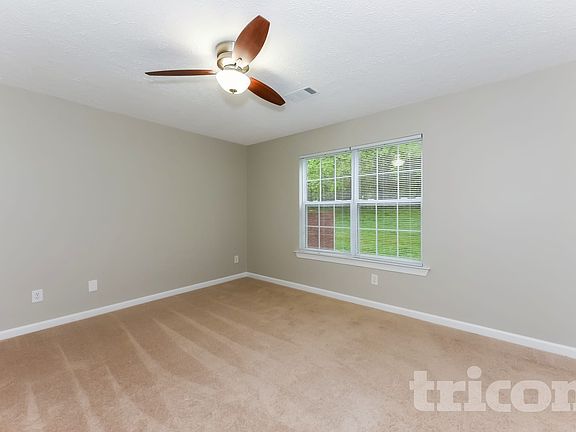 4th image of 102 Villa Cir