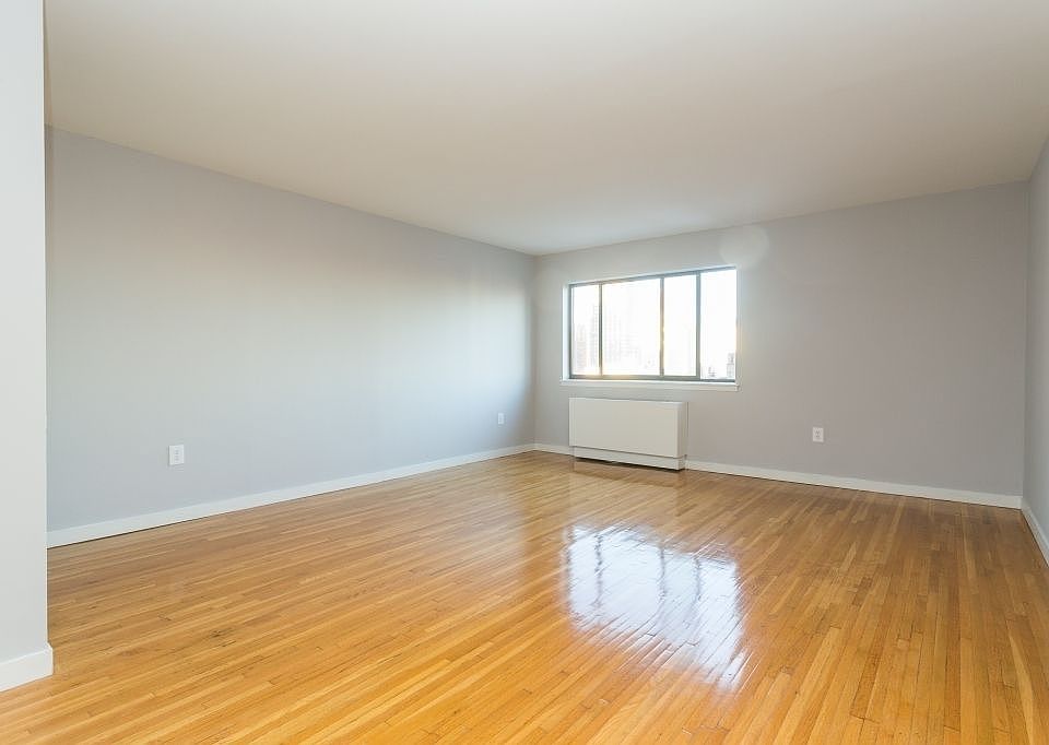2nd image of 343 E 76th St APT 6A