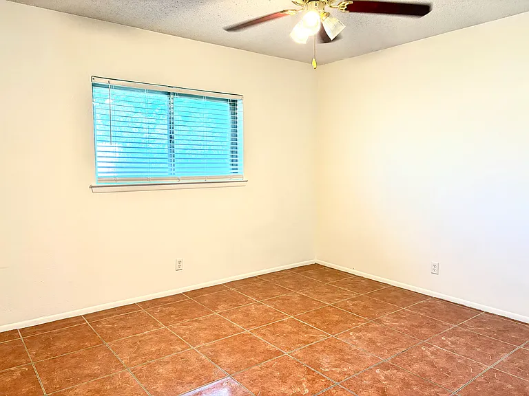 6107 Calderwood St — Photo 7
