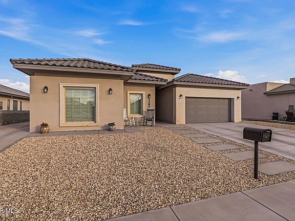 2nd image of 2084 Santa Isabella St
