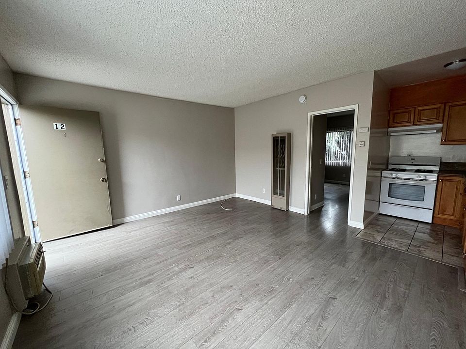1st image of 225 Palmetto Dr