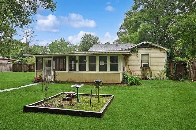 580 Pine St — Photo 14