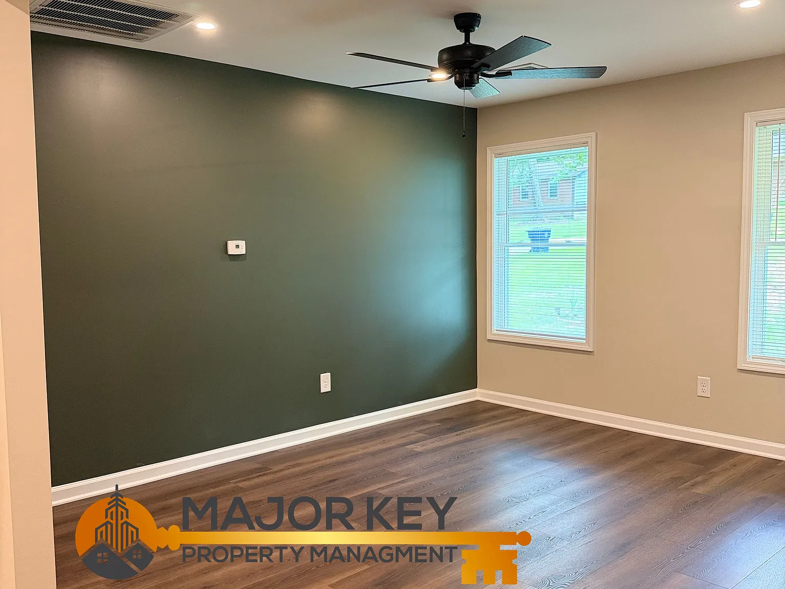 2 bed, 2.0 bath, 1100 sqft, $1,730 — Photo 2