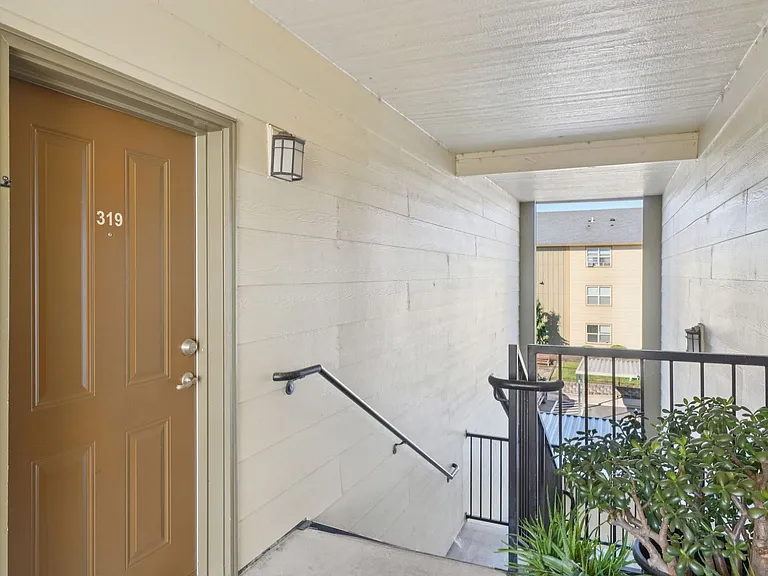 Aspen Grove Apartments — Photo 39