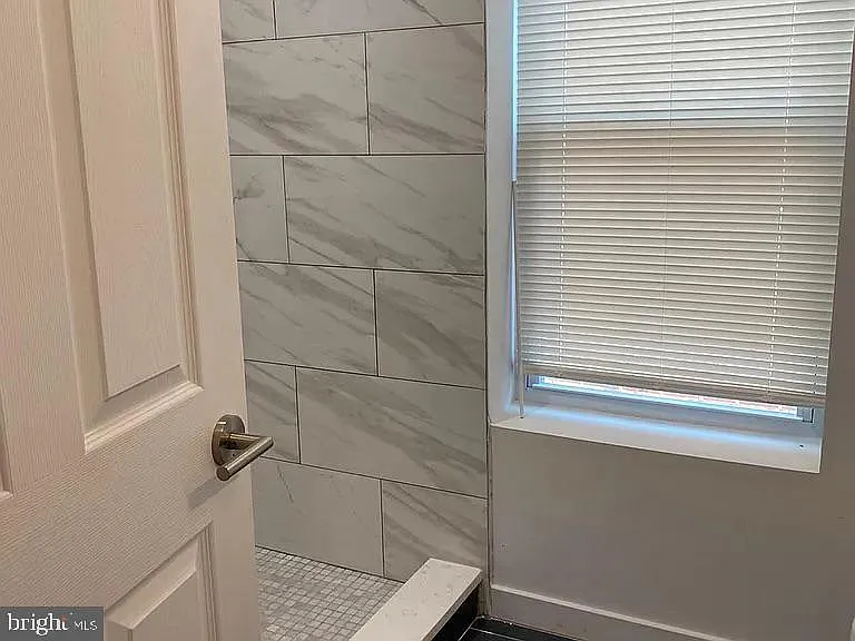2904 Poplar St #3 — Photo 6
