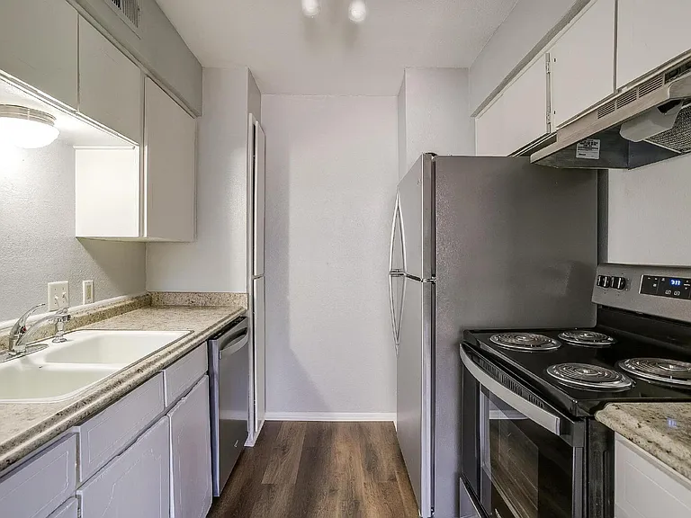 5201 Curzon Ave #5 — Photo 11