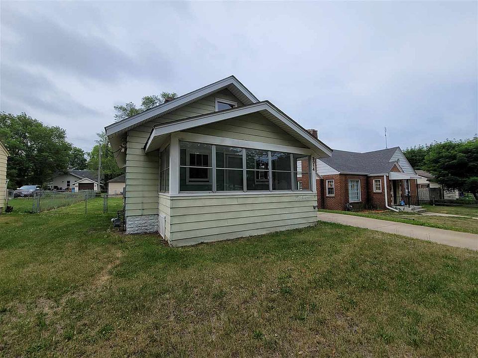1st image of 3014 Custer Ave