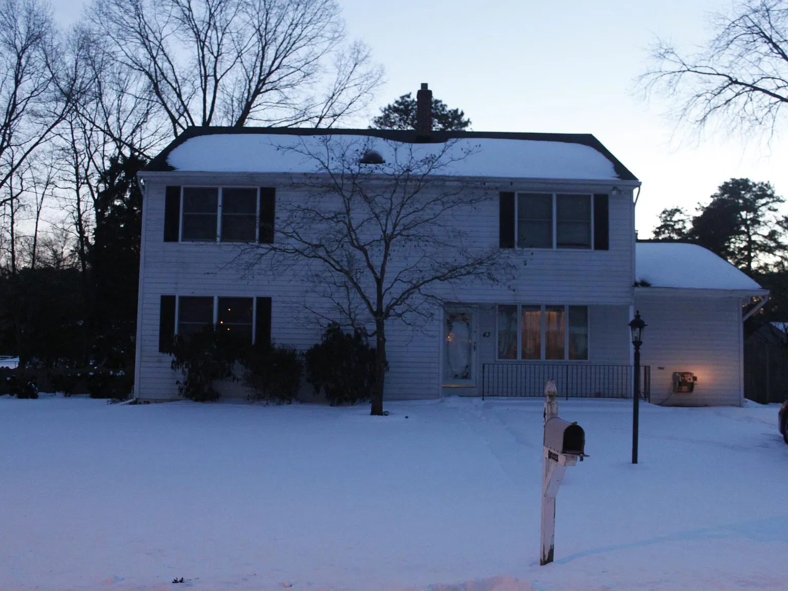 5 bed, 2388 sqft, $4,495 — Photo 4