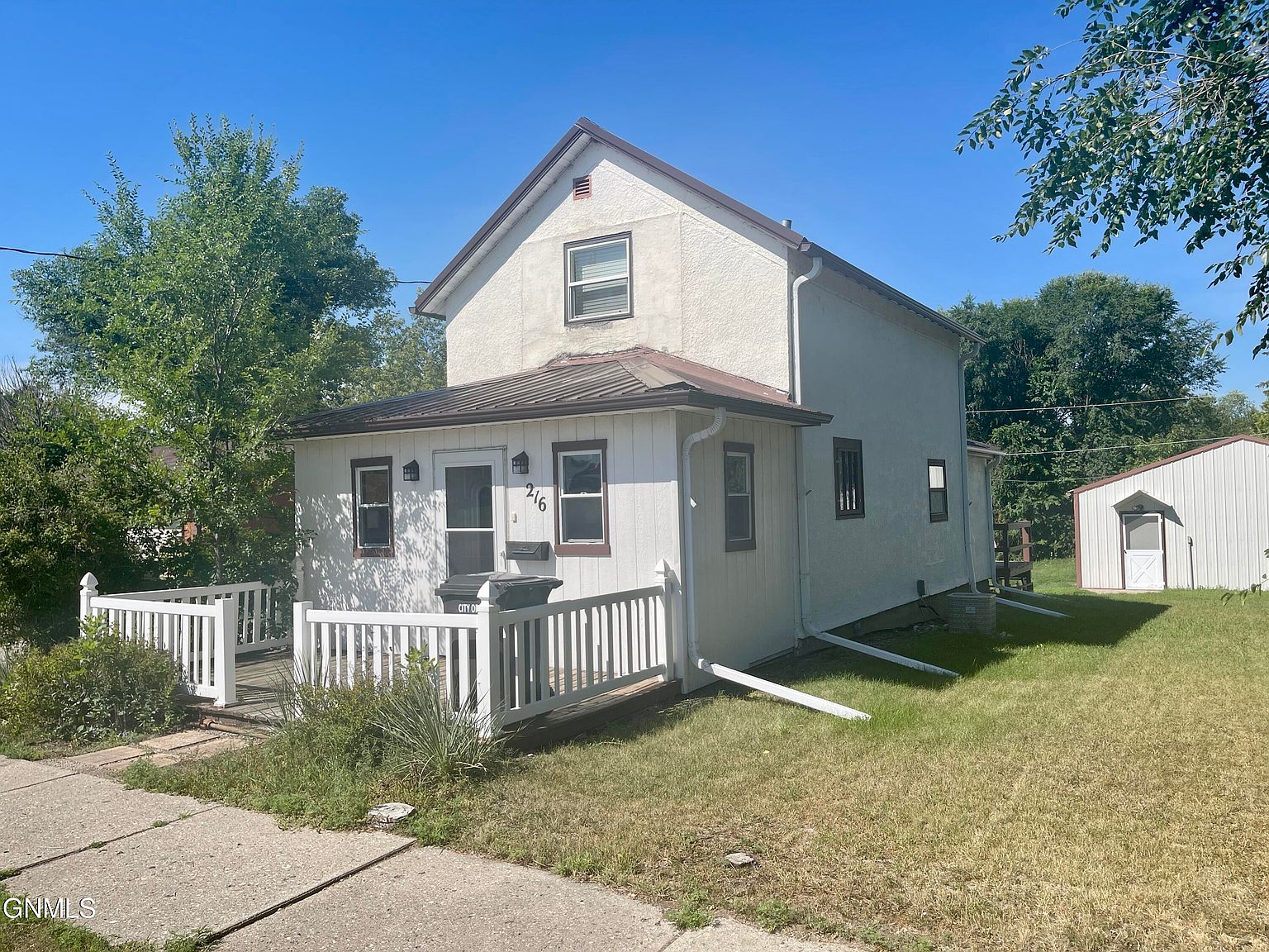 216 8th Ave SE, Jamestown, ND 58401 Zillow