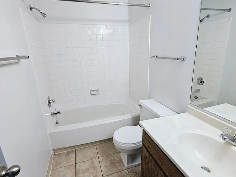 Sugarbush Apartments — Photo 178