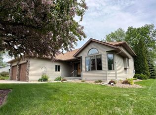 1462 15th St N, Wahpeton, ND 58075
