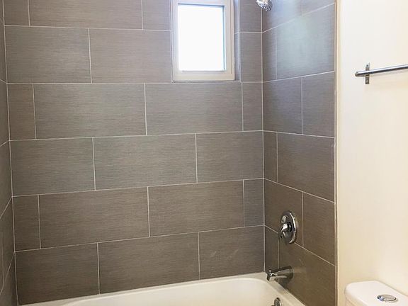 4th image of 1421 W Huron St #3S