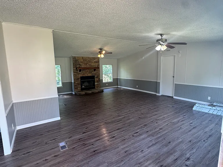 2025 Lee Road 249 — Photo 4