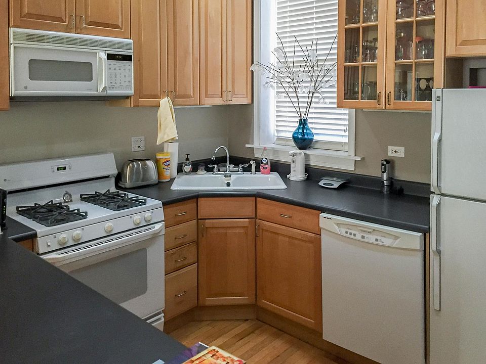 1st image of 3850 N Southport Ave #3
