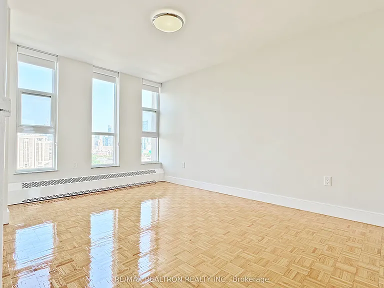 666 Spadina Ave #1810 — Photo 5