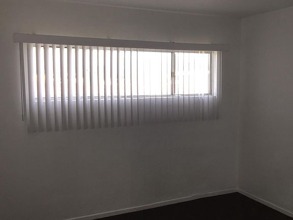 5th image of 11406 Towne Ave APT 1
