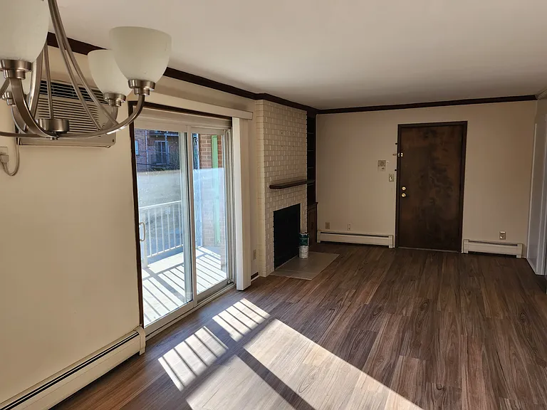2055 Sutton Ave — Photo 3