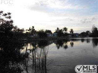 2113 SW 4th St, Cape Coral, FL 33991