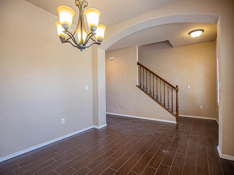 1501 Galway Dr — Photo 7