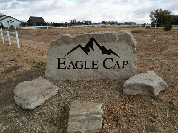 2 Minam Dr, Middleton, ID 83644