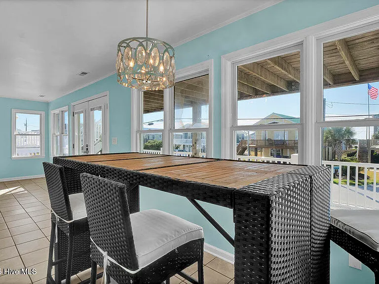 1207 N Topsail Dr — Photo 25
