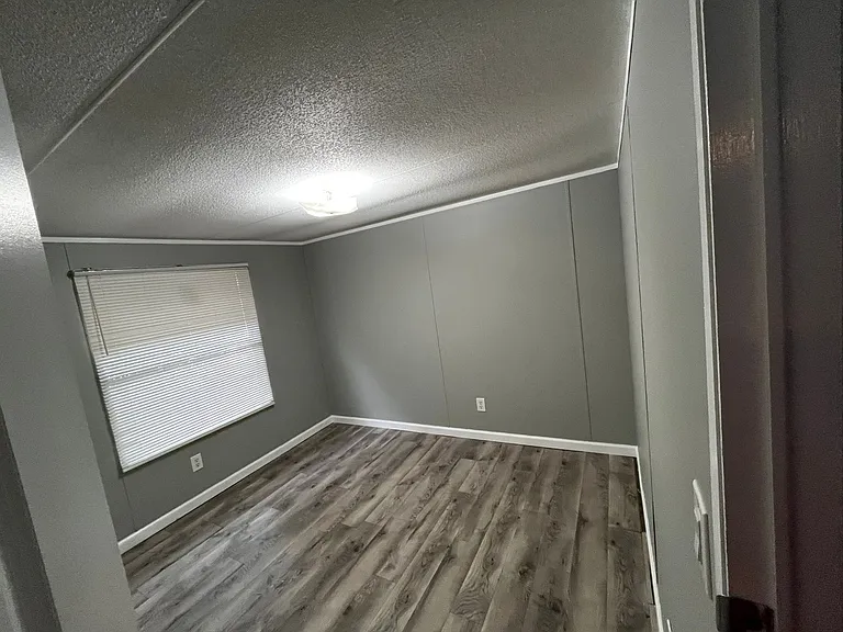 545 Cypress Ave — Photo 7