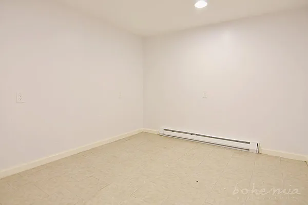 Rented by Bohemia Realty Group | media 32