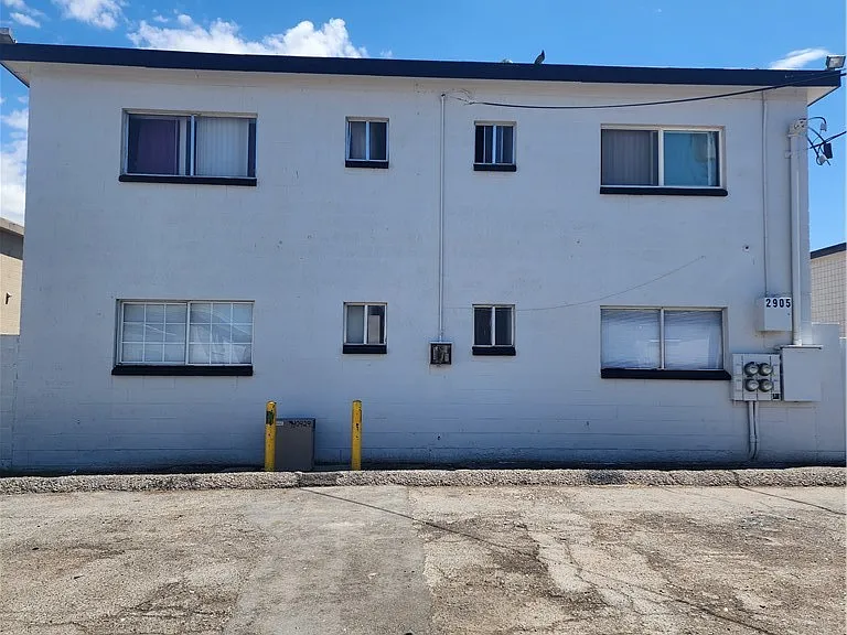 2905 Elm Ave #1 — Photo 4