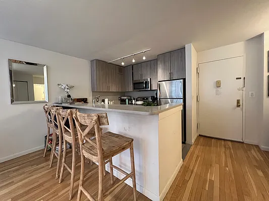 Rented by AZ REALTY NYC LLC | media 16