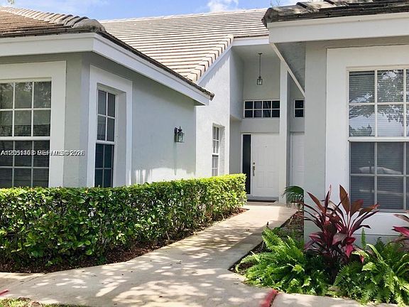 2nd image of 8723 Forest Hills Blvd