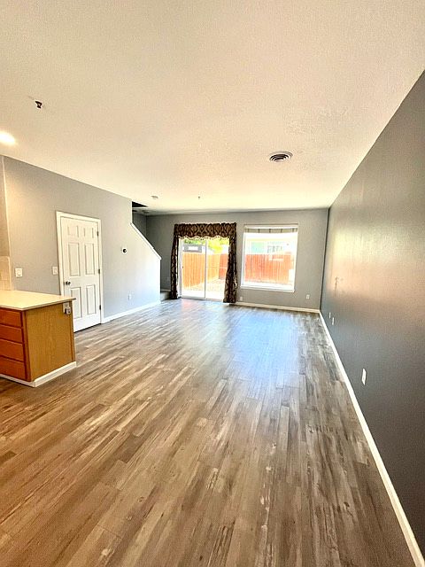 1st image of 1228 NE 86th Way