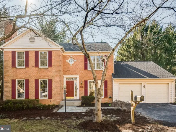2 Silverfield Ct, Gaithersburg, MD 20886