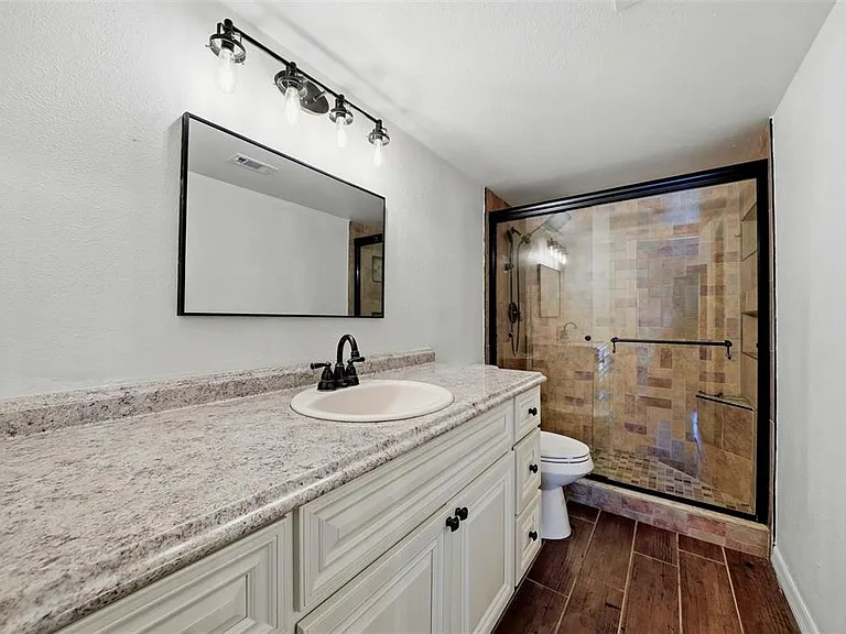 3821 N Oak Dr #J21 — Photo 15